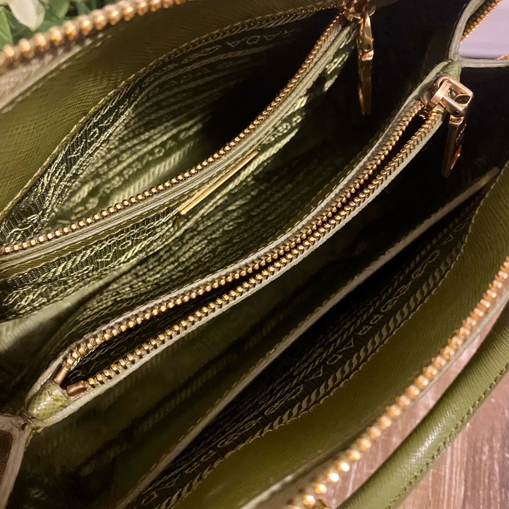 ✨HP✨ Prada Bag - Picture 6 of 16